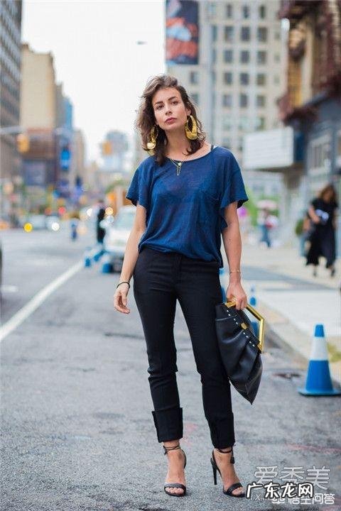 请问上胖下瘦穿什么款式的连衣裙好看?