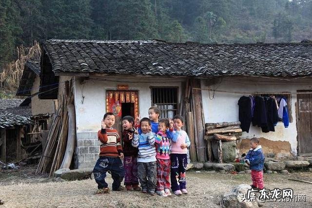 怎么解决留守儿童问题?有没有好的方案?