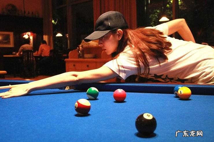 怎样打台球