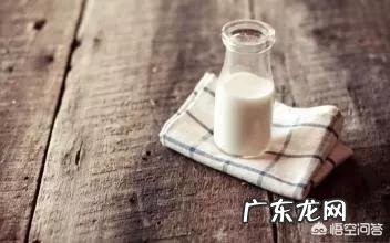 睡前多久喝牛奶比较好?小孩晚上睡觉前喝牛奶好吗?