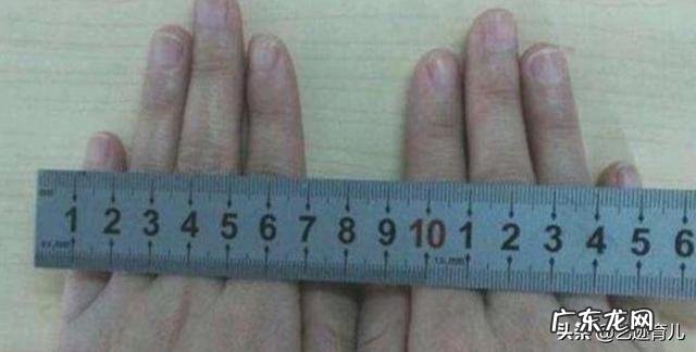 很多准妈妈都知道,生孩子要经历宫口从1指开到10指的过程,那开到几指会比较难熬呢?