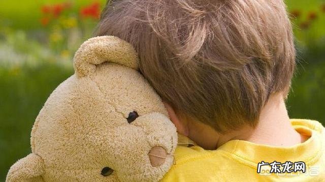 高功能自闭症的儿童，情绪很不稳定，语言能力也很差，怎么去干预效果比较好？