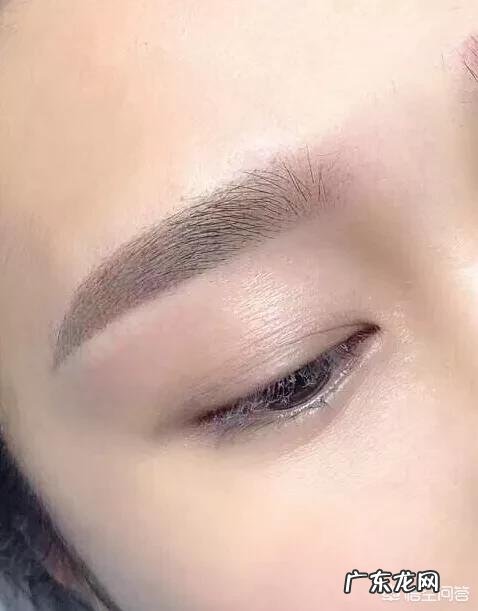 眼霜到底是在爽肤水后涂，还是精华后呢？