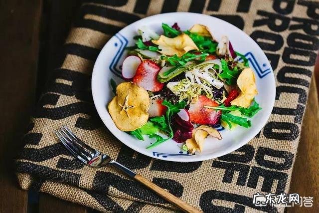 对女性的美,你更关注的是内在气质还是外表妆容?