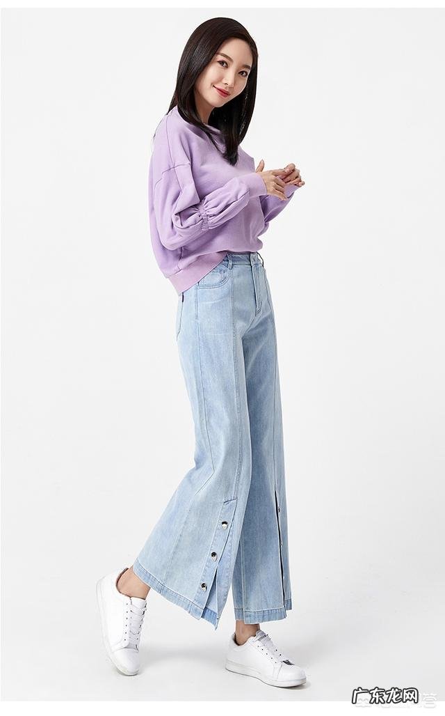 矮个子女生穿牛仔阔腿裤,怎么搭衣服?