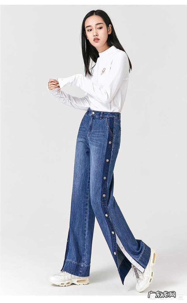 矮个子女生穿牛仔阔腿裤,怎么搭衣服?