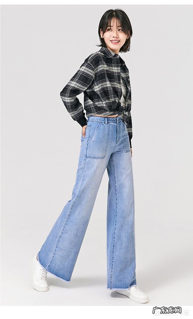 矮个子女生穿牛仔阔腿裤,怎么搭衣服?