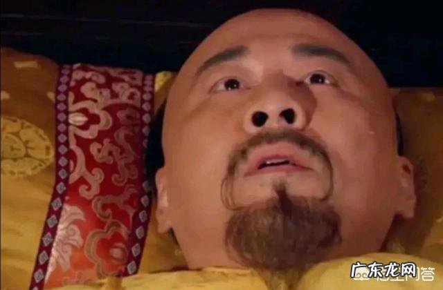 《甄嬛传》皇上死时，甄嬛说“那年杏花微雨你说你是果郡王，一开始就是错”，如何解读？