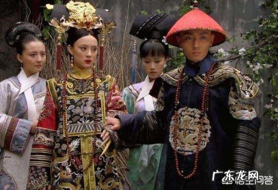 《甄嬛传》皇上死时，甄嬛说“那年杏花微雨你说你是果郡王，一开始就是错”，如何解读？