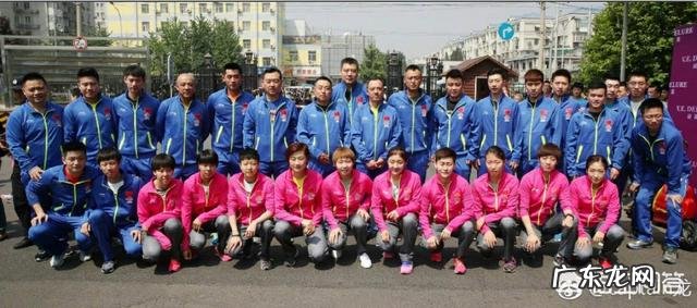 大开门,迎喜客,谁玩花灯?求一下联?