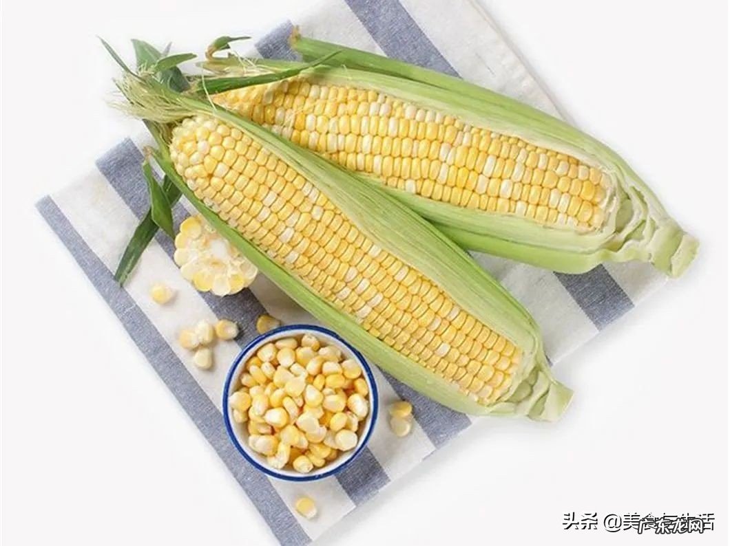 云南水果玉米,新鲜采摘,甜嫩多汁,生吃体验颗颗爆浆的绝妙口感 水果玉米产地是哪里