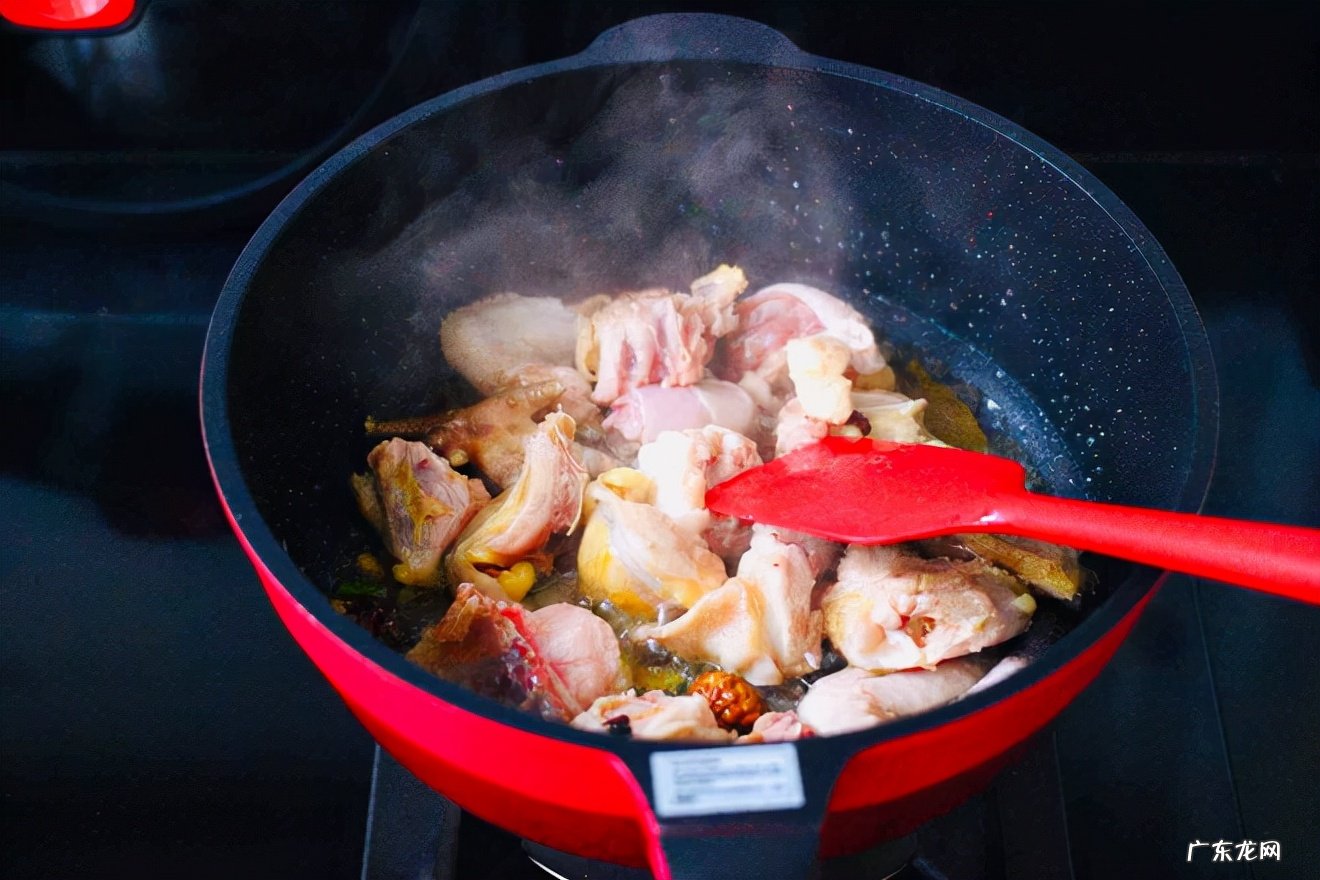 咖喱土豆焖鸡想要好吃，掌握这些步骤非常重要，一看就会 咖喱焖鸡的做法