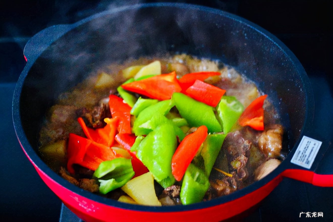 咖喱土豆焖鸡想要好吃，掌握这些步骤非常重要，一看就会 咖喱焖鸡的做法