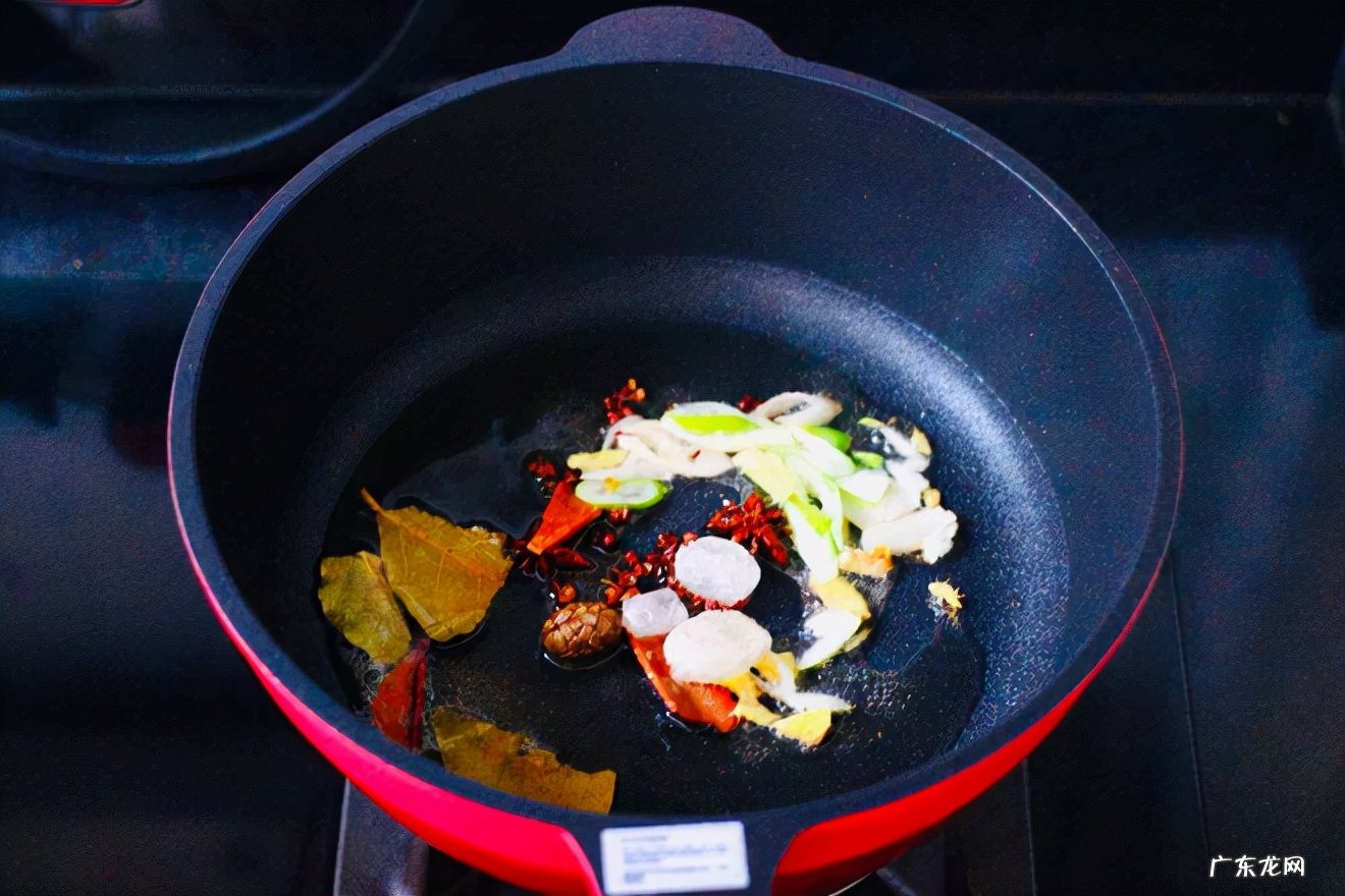 咖喱土豆焖鸡想要好吃，掌握这些步骤非常重要，一看就会 咖喱焖鸡的做法