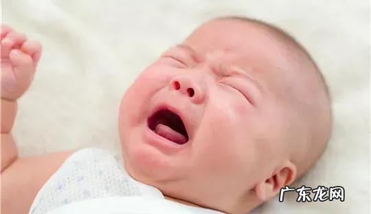 宝宝从床上摔下来?