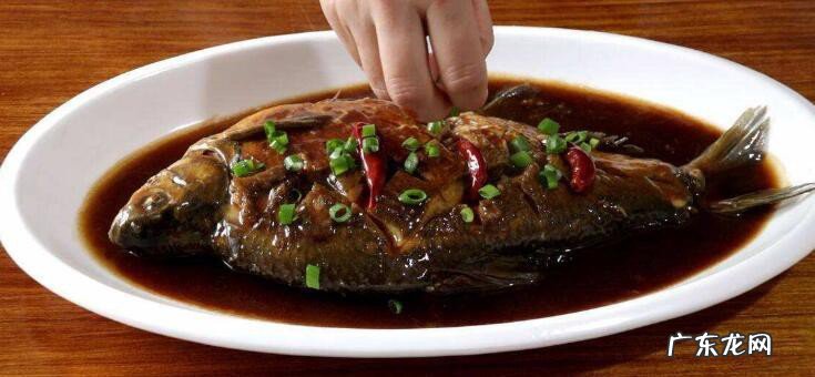 烧鱼如何不粘锅