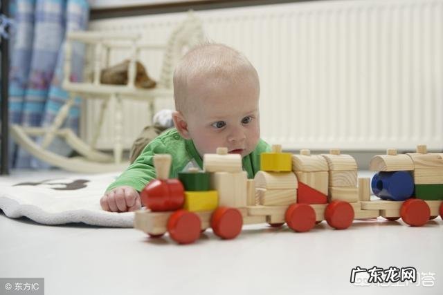 4个月的宝宝吃奶量不固定怎么回事？