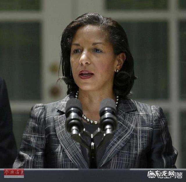 40+的女性微胖，穿中长款棉麻宽松衣服好看吗？