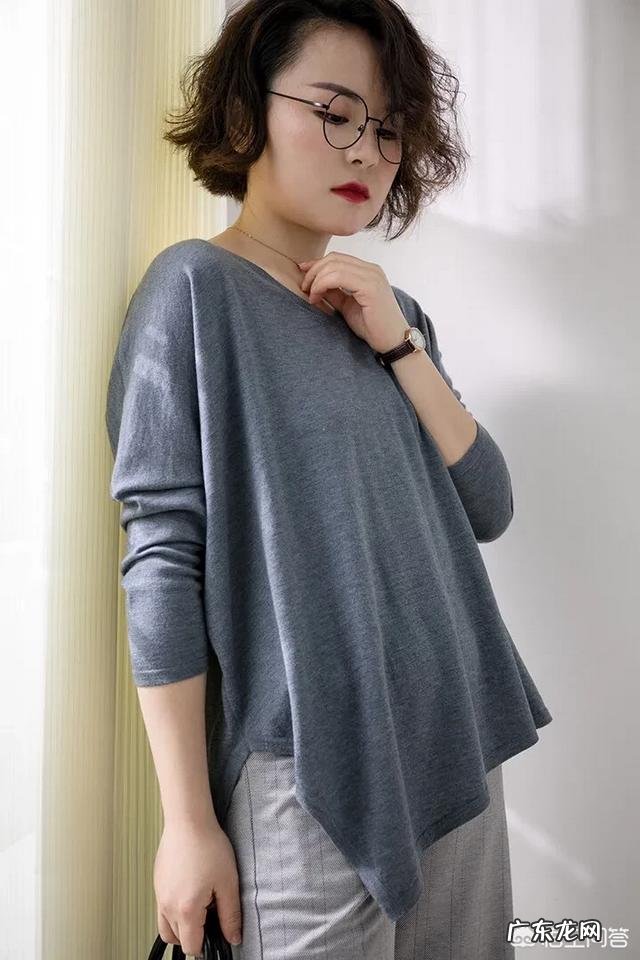 40+的女性微胖，穿中长款棉麻宽松衣服好看吗？