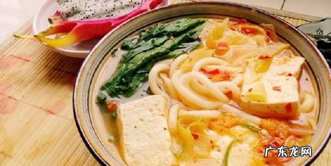 泰山美食菜谱,泰山美食推荐,10种泰山特色美食让你赞不绝口。 泰山小吃有什么好吃的