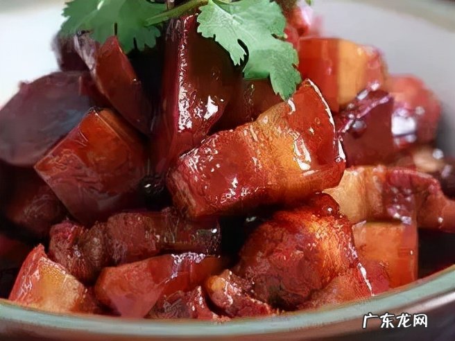 希尔顿旗下豪华酒店捡漏大福利吃年夜饭,还承包5间夜高级房 上海希尔顿酒店多少钱一晚