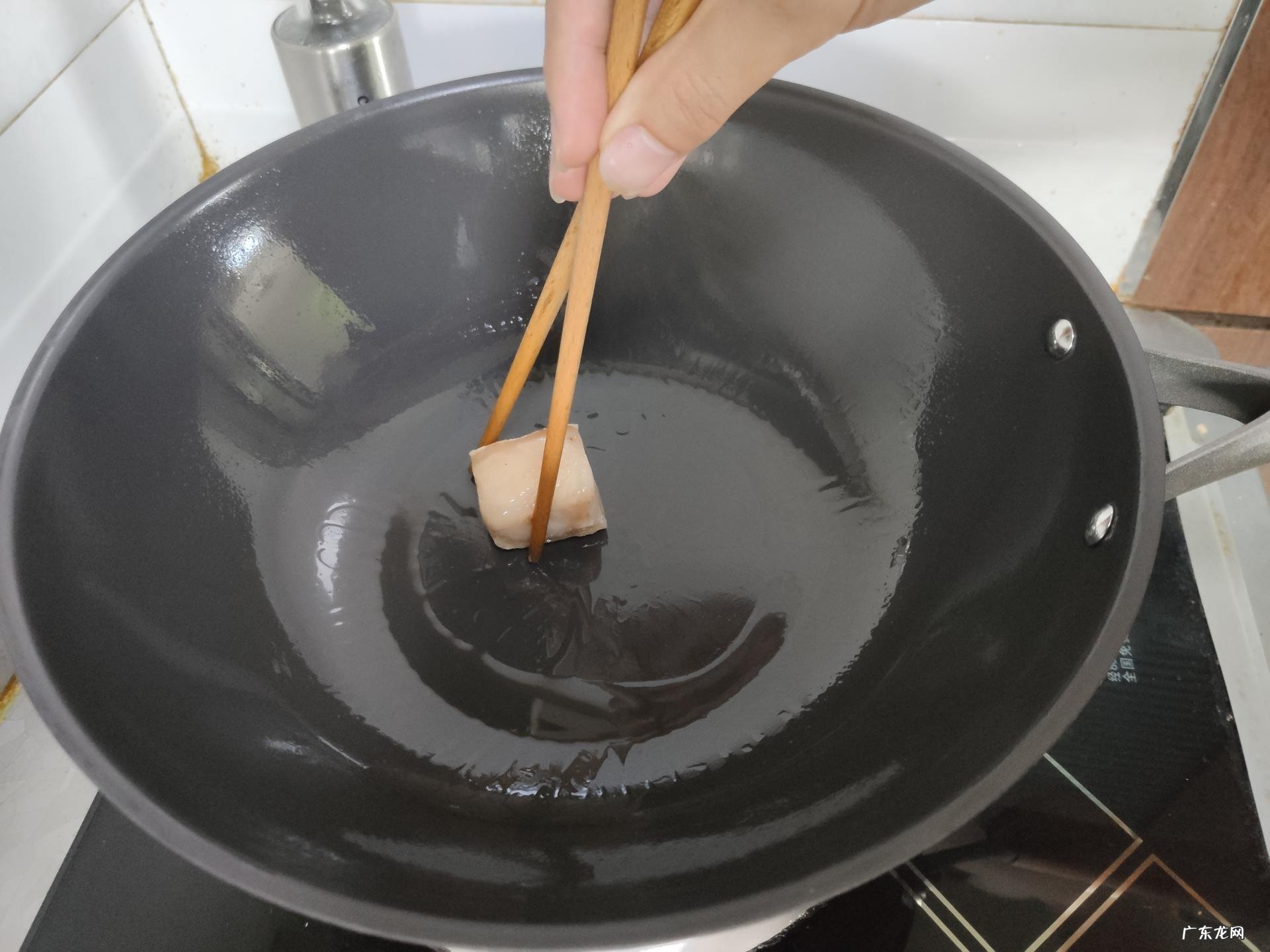 重量小还不生锈的铁锅,就是我理想的炒锅 不生锈的铁锅是什么材质