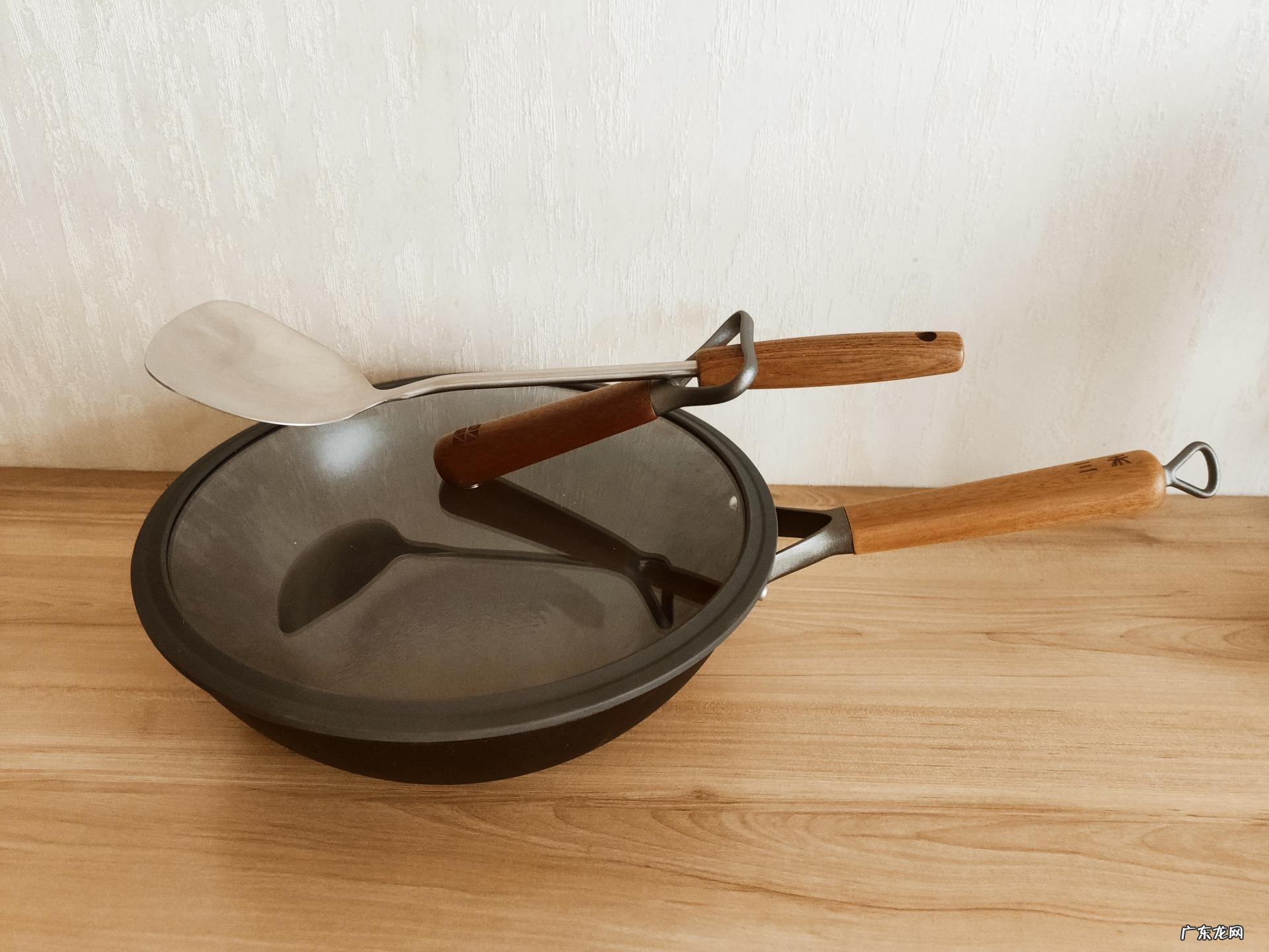 重量小还不生锈的铁锅,就是我理想的炒锅 不生锈的铁锅是什么材质