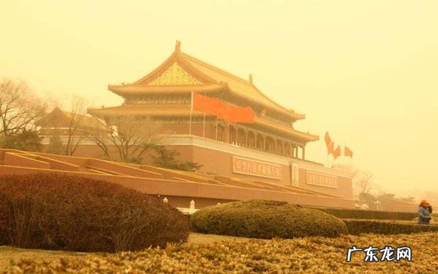 沙尘暴和雾霾哪个对人体危害更大？