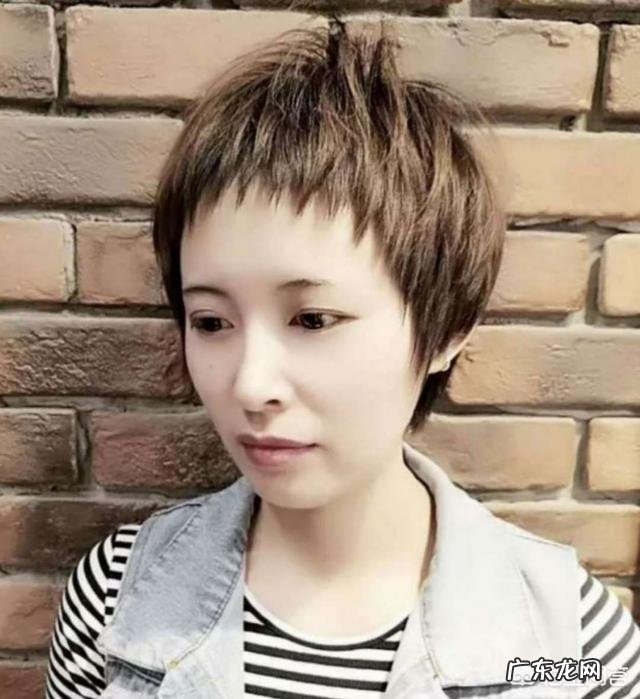 目前流行什么样的刘海？这些发型对脸型有要求吗？