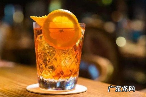 琴酒的历史及发展丨琴酒源自荷兰,最早的用途是药酒 琴酒属于什么酒