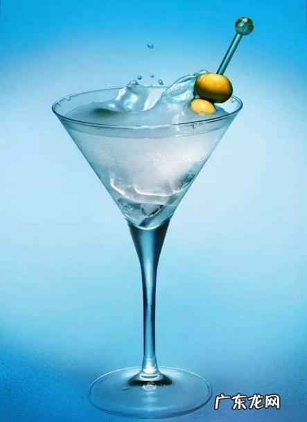 琴酒的历史及发展丨琴酒源自荷兰,最早的用途是药酒 琴酒属于什么酒