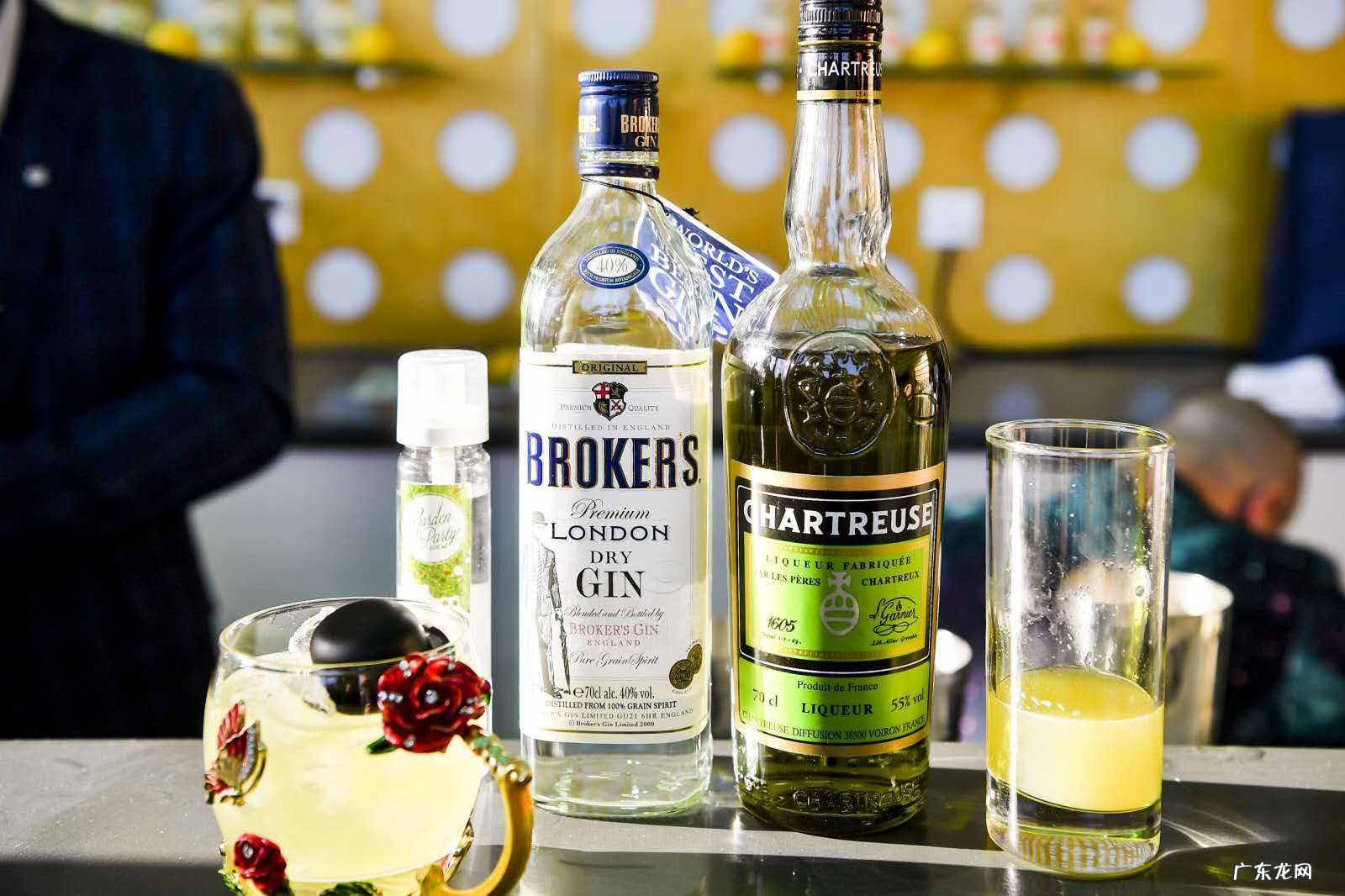 琴酒的历史及发展丨琴酒源自荷兰,最早的用途是药酒 琴酒属于什么酒