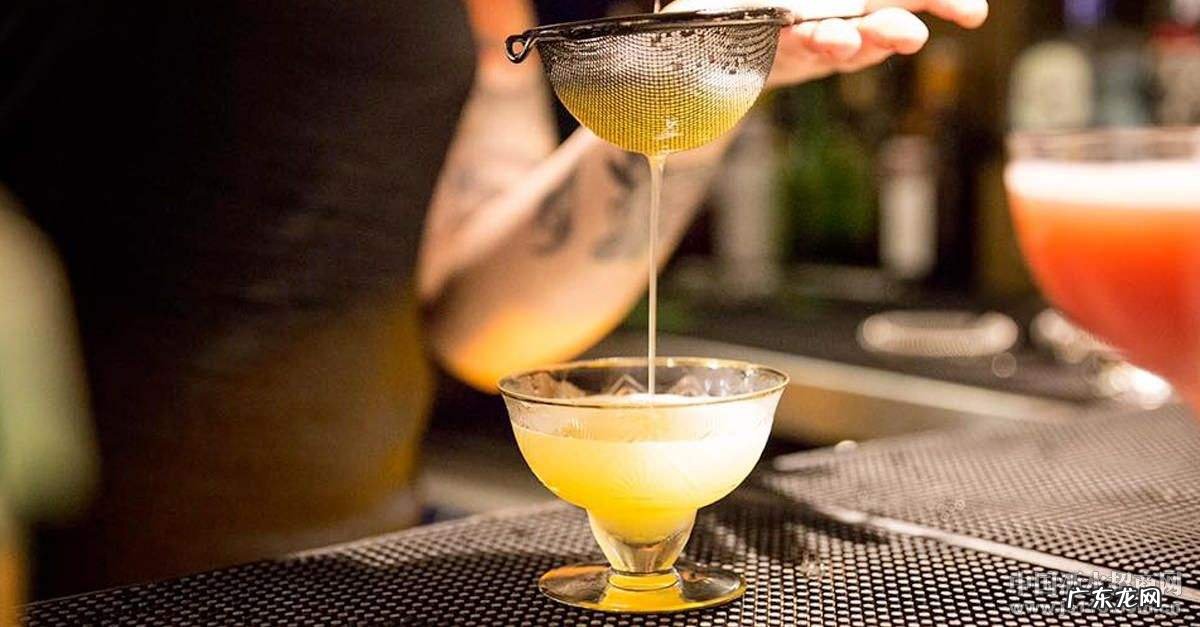 琴酒的历史及发展丨琴酒源自荷兰,最早的用途是药酒 琴酒属于什么酒