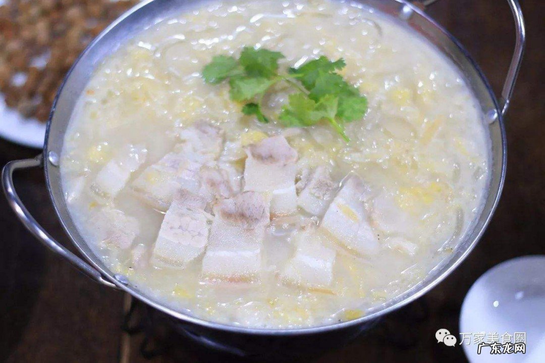 东北五花肉炖酸菜做法