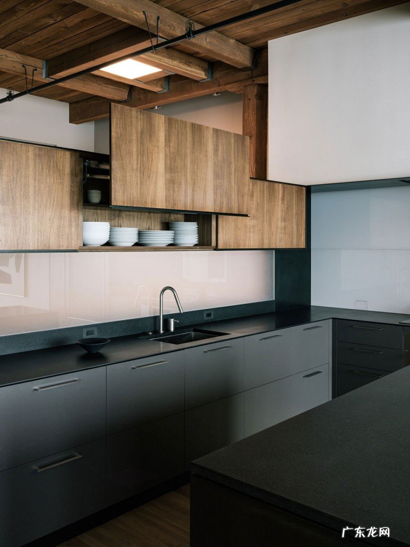 房子太大是好是坏怎么装都很空旷到处都是门风水差到不想住 房子过大风水怎么解决