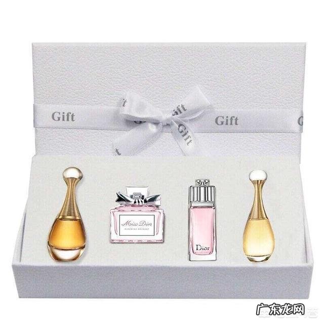 办公室应该必备哪些护肤品化妆品?