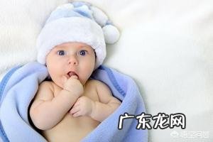 五个月宝宝经常溢奶很多次，怎么办？