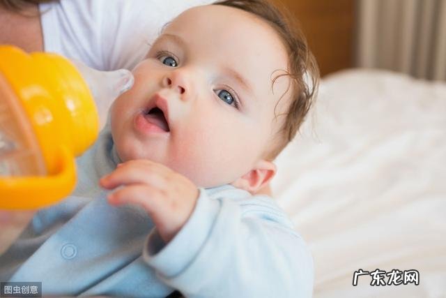五个月宝宝经常溢奶很多次,怎么办?