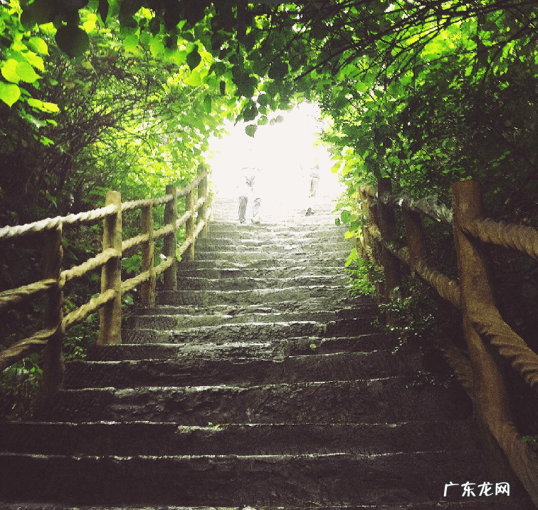 人字顶卧室风水 女人梦到风水展面没有顶