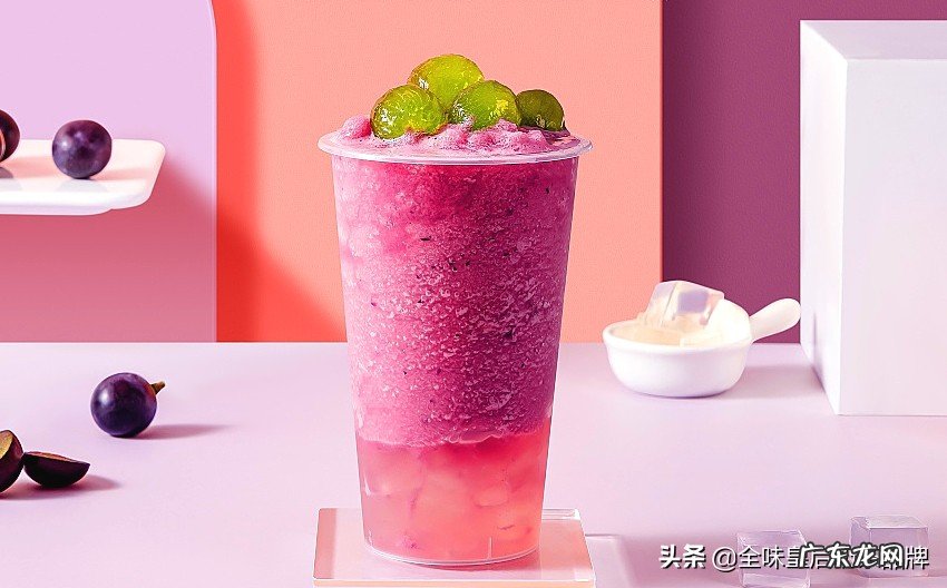 开一家奶茶店一年能赚多少钱? 一杯奶茶的利润是多少