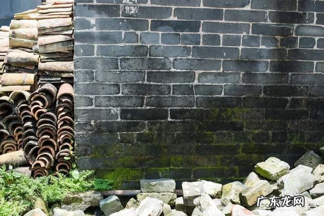 农村修房子挖地基,挖出来很多青砖,有人出3元一块收走了,我是不是亏了?