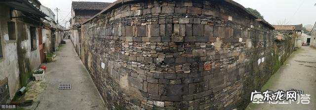 农村修房子挖地基,挖出来很多青砖,有人出3元一块收走了,我是不是亏了?