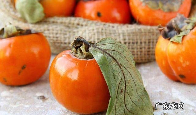 柿子里面黑了能吃吗?