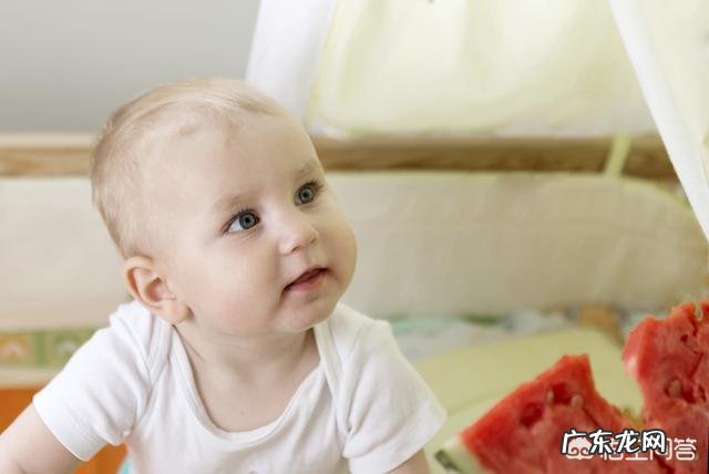 手足口病是怎样引起的？