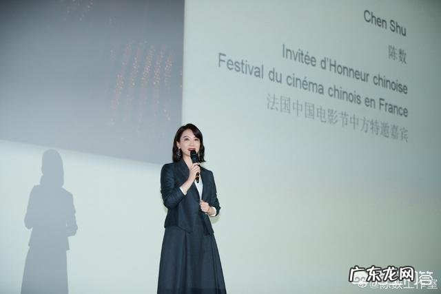 四十多岁的中年女性该怎样选择着装?