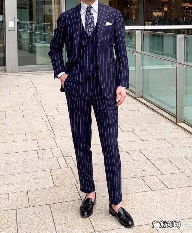 男士时尚如何穿细条纹西装?