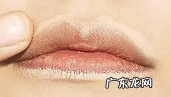 唇部化妆的顺序是什么？