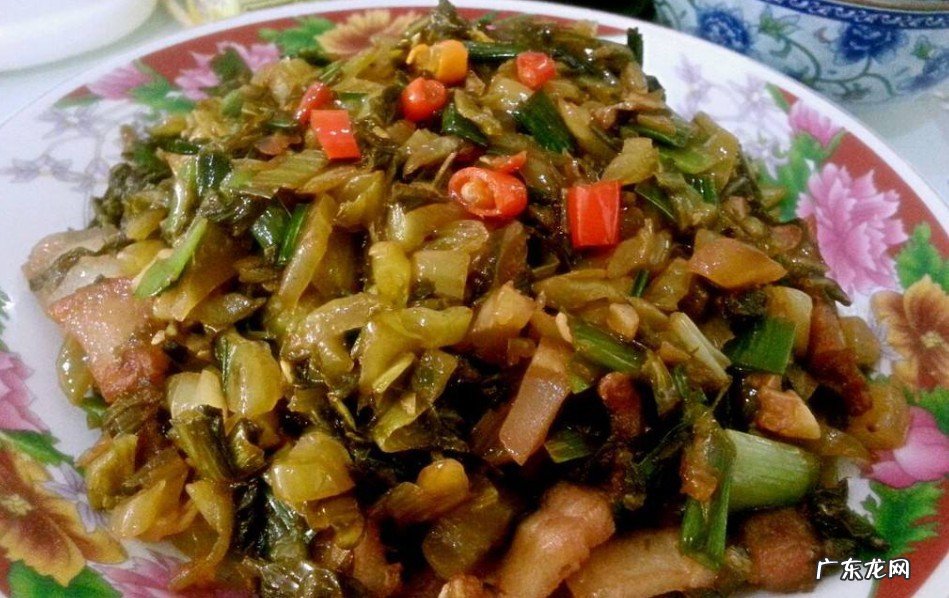 酸菜炒五花肉的做法