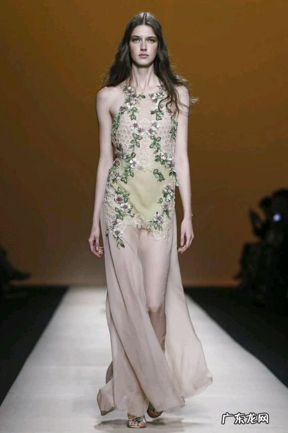 品牌女套装时尚女装 时尚精品女装品牌