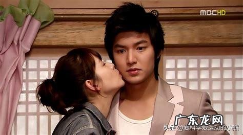 被男生偷偷亲了一下你会怎么做？